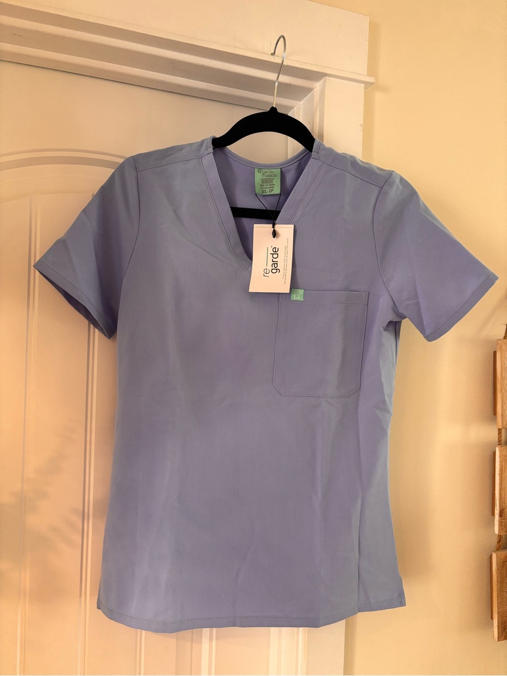 Garde-Malade Periwinkle scrub top XS